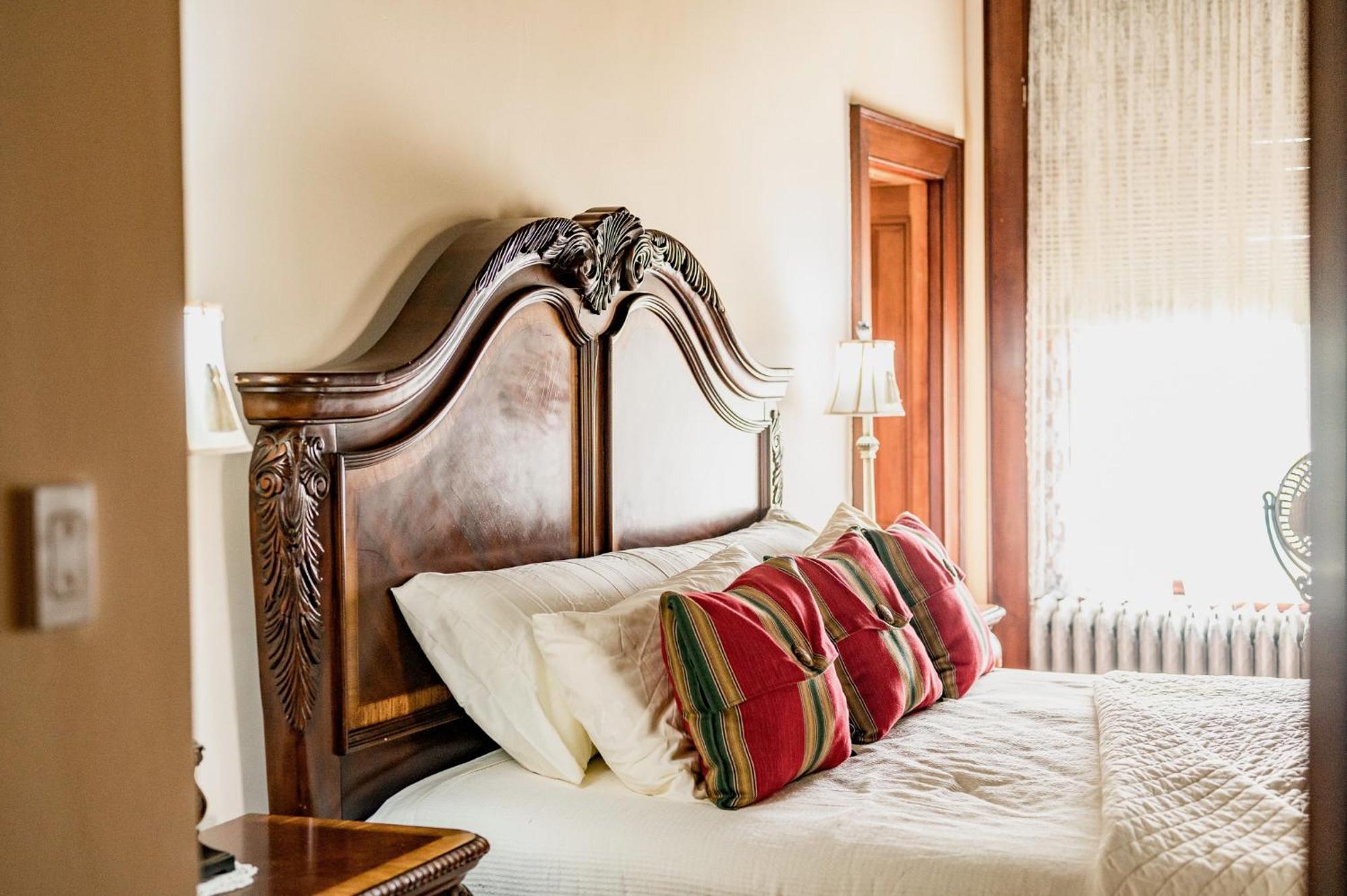 ホテル One Of These Nights - King Sized Bed - Sleeps 2 リンチバーグ エクステリア 写真